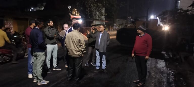 पूर्व महापौर ने रुकवाया सड़क-मेंटनेंस का कामः निगम के दोहरे रवैये पर भड़के डा. अजय तिर्की…..कांग्रेस जिलाध्यक्ष की चेतावनी, 7 दिन में बने सडक.. नहीं तो करेंगे चक्काजाम