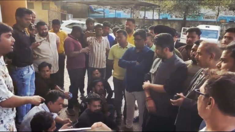 हंगामे के दौरान पत्रकार से मारपीट… 3 पर अपराध दर्ज…. प्राइवेट हॉस्पिटल के सामने हुई थी मारपीट, कांग्रेस बोली- भाजपाईयों की गुंडागर्दी