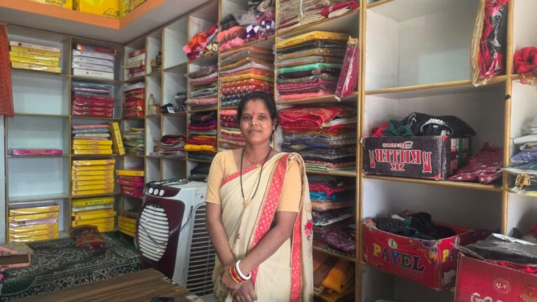 बिहान योजना से दरिमा की संध्या ने लिखी स्वावलंबन की नई इबारत स्व सहायता समूह से जुड़कर अब बन गई हैं ’लखपति दीदी’