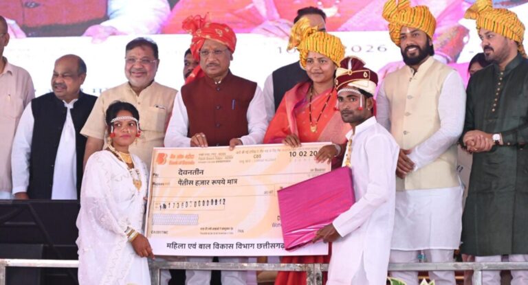 गोल्डन बुक ऑफ वर्ल्ड रिकॉर्ड में दर्ज हुआ छत्तीसगढ़ का सामूहिक विवाह…..6,412 जोड़ों के साथ सामाजिक समरसता के साथ ऐतिहासिक मिसाल