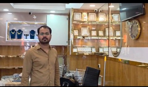 ज्वेलरी शॉप में बड़ी चोरी, सेंधमारी कर लाखों के जेवर पार … 