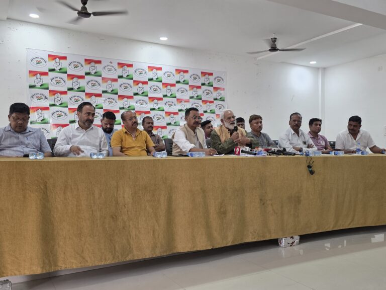 दुर्ग में अफीम की खेती के मामले को लेकर कांग्रेस का भाजपा सरकार पर हमला….गृह मंत्री से मांगा इस्तीफा, नशे के कारोबार को संरक्षण देने का आरोप