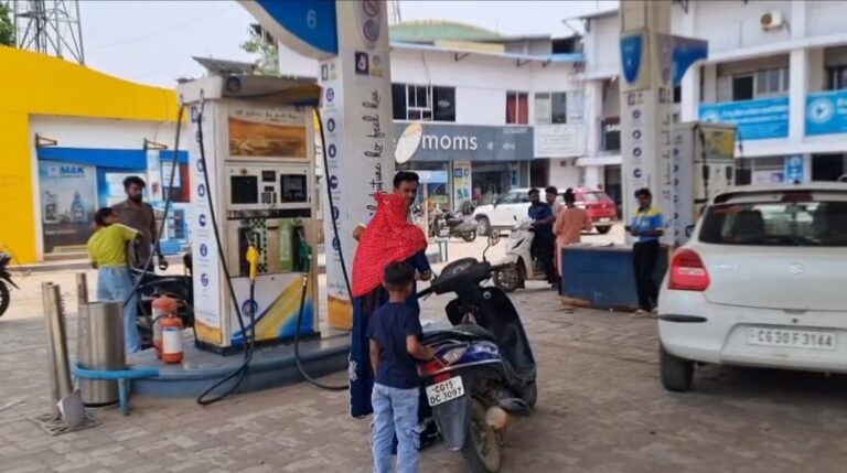 चुनाव खत्म होते ही पेट्रोल-डीजल महंगा, अंबिकापुर में पेट्रोल 3 रुपए 11 पैसे बढ़ा