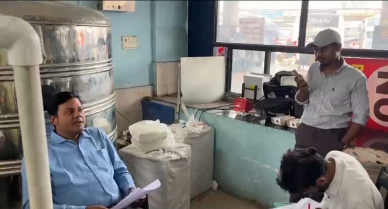 अंबिकापुर बस स्टैंड में नकली पनीर की बड़ी खेप जब्त, यात्री बस से रायपुर से पहुंचा था करीब एक क्विंटल संदिग्ध पनीर