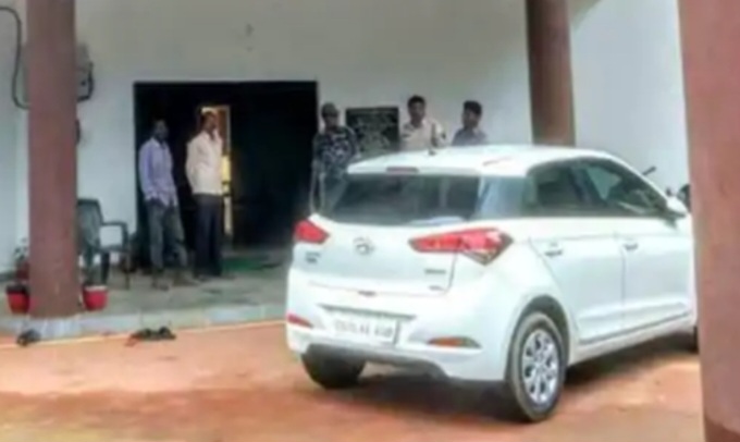 बलरामपुर में फुफेरे भाई को बंधक बना युवती से गैंगरेप….. जंगल के रास्ते भाई के साथ पैदल जा रही थी युवती, 3 आरोपी हिरासत में