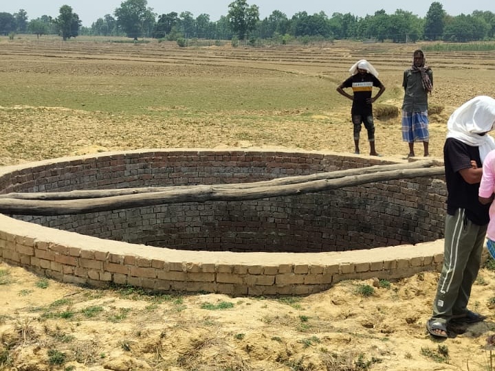 खेलते समय 5 वर्षीय बालिका की कुएं में गिरने से मौत