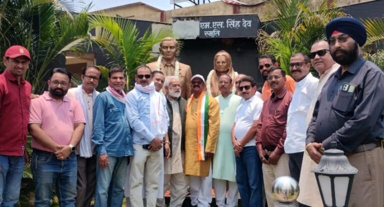 महाराज स्व. मदनेश्वर शरण सिंहदेव की जयंती पर आयोजित हुए विभिन्न कार्यक्रम….जिला कांग्रेस कमेटी कार्यालय राजीव भवन में किया श्रद्धा सुमन अर्पित…