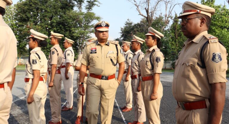 जनरल परेड में दिखा अनुशासन का दम, डीआईजी-एसएसपी राजेश अग्रवाल ने ली सलामी