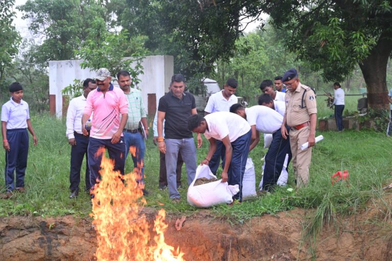 पुलिस ने 21 लाख कीमत के नशीले पदार्थ नष्ट किए