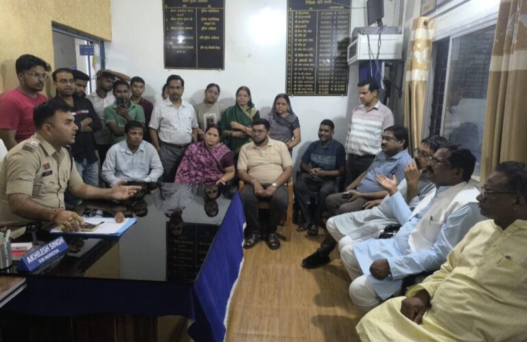 एक करोड़ की उठाईगिरी के आरोपियों की गिरफ्तारी नहीं होने पर सर्राफा संघ ने दी नगर बंद और आंदोलन की चेतावनी