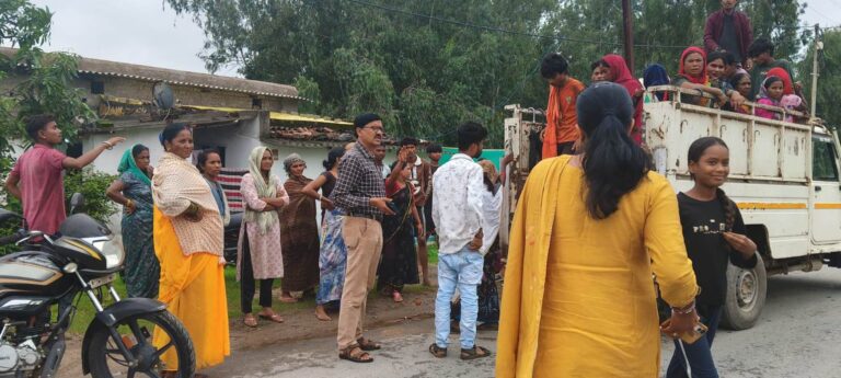 रोपा के लिए ले जा रहे बच्चों का  किया गया सुरक्षित रेस्क्यू