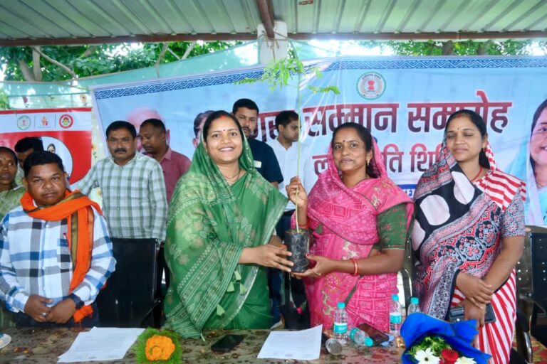 गुरु व्यक्तित्व निर्माण के साथ समाज के उत्थान में निभाते हैं महत्वपूर्ण भूमिका……..लक्ष्मी राजवाड़े