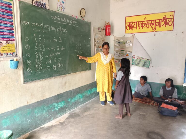 एसडीएम ने विद्यालयों का किया निरीक्षण, शत-प्रतिशत छात्र उपस्थिति एवं गुणवत्तापूर्ण शिक्षा के दिए निर्देश