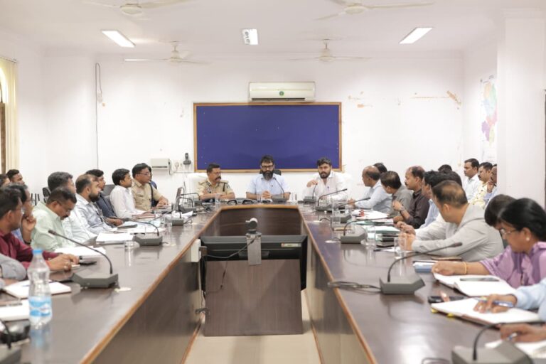 जशपुर में नशे के खिलाफ जारी रखे अभियान – कलेक्टर श्री व्यास नशा मुक्ति केंद्र और जन जागरूकता पर विशेष जोर