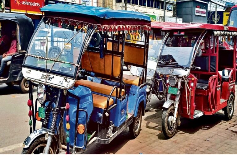 फिटनेस फेल 713 ई-रिक्शा सड़कों पर दौड़ रहे,…..अंबिकापुर RTO में 1251 ई-रिक्शा पंजीकृत, 538 की फिटनेस पास और 713 फेल होने का दावा