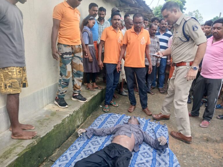 दो दिन से लापता युवक का शव कुएं में पड़ा मिला