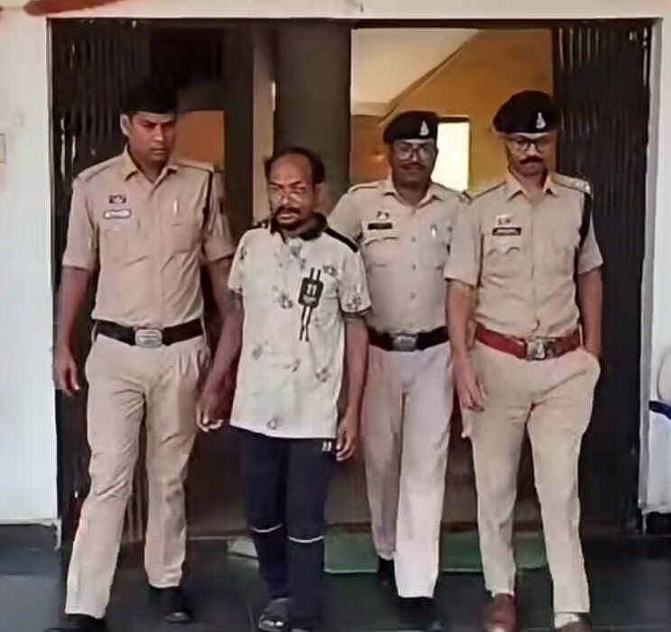 प्रतापपुर में हत्या का सनसनीखेज खुलासा: सिर पर हथौड़े से वार कर उतारा मौत के घाट,आरोपी गिरफ्तार, दर्दनाक तरीके से दिया घटना को अंजाम