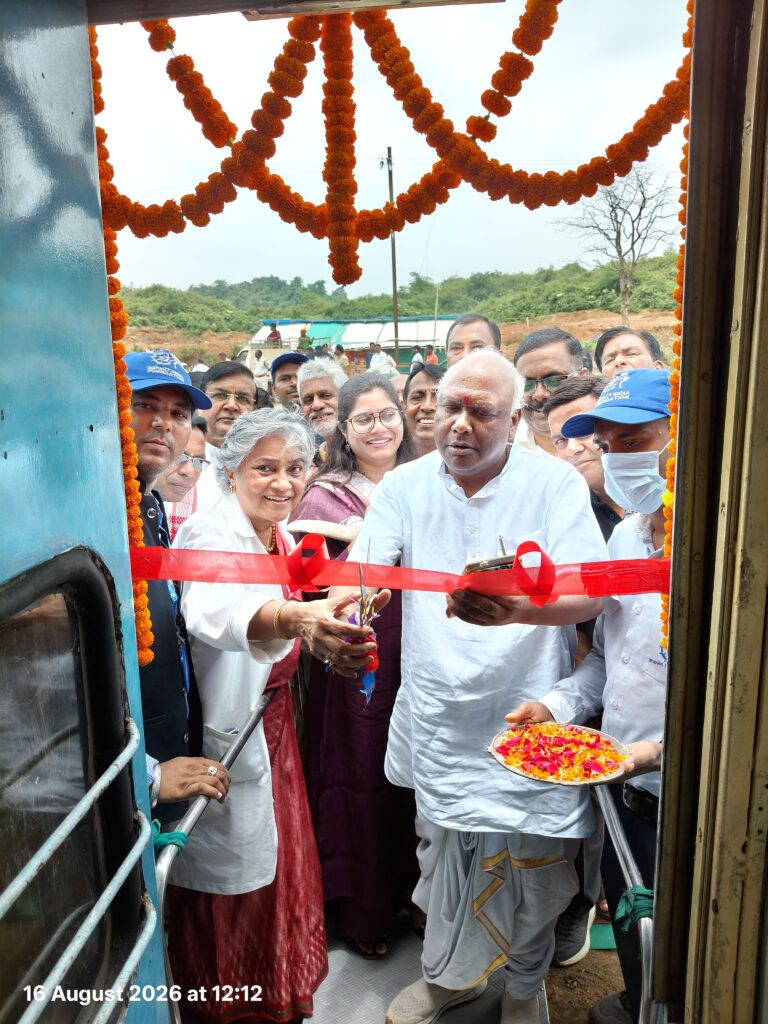 लाइफलाइन एक्सप्रेस, पहले दिन 866 मरीजों ने कराया पंजीयन बिश्रामपुर रेलवे स्टेशन पर हुआ शुभारंभ, 5 सितंबर तक चलेगा नि:शुल्क स्वास्थ्य शिविर