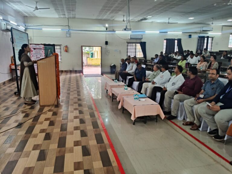 विभिन्न बीमारियों के सम्बन्ध में चिकित्सा महाविद्यालय में जिला स्तरीय संगोष्ठी का हुआ आयोजन