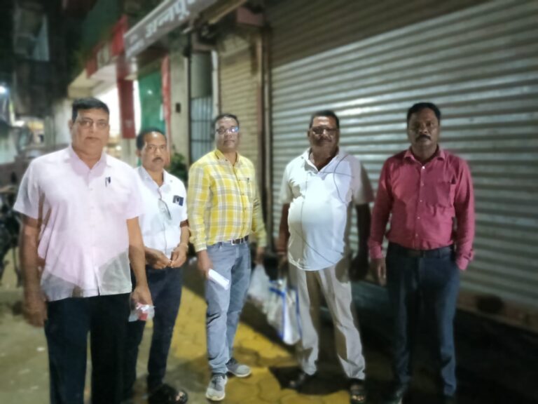 निर्धारित दर से अधिक कीमत पर यूरिया बेचने पर  पत्थलगांव विकास खंड के अन्नपूर्णा खाद भंडार सील