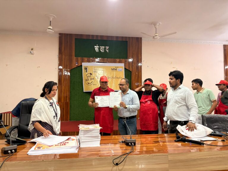 जशपुर में 200 स्ट्रीट फूड विक्रेताओं को मिला निरूशुल्क फॉस्टेक प्रशिक्षण