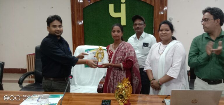 मुद्रा लोन में उत्कृष्ट कार्य करने वाली चार बिहान कैडर सम्मानित, सफलता की कहानी बनीं प्रेरणा