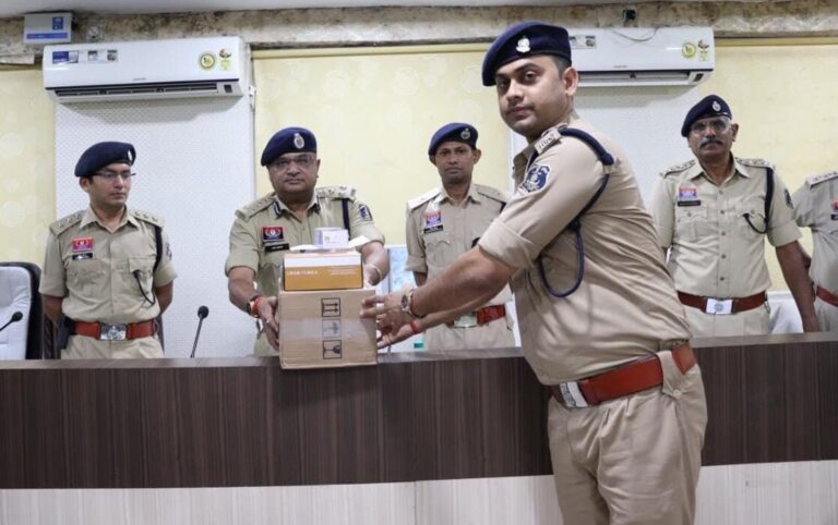 त्योहारों से पहले पुलिस को ‘एक्शन मोड’ में रहने के निर्देश, अपराधियों पर कसें शिकंजा