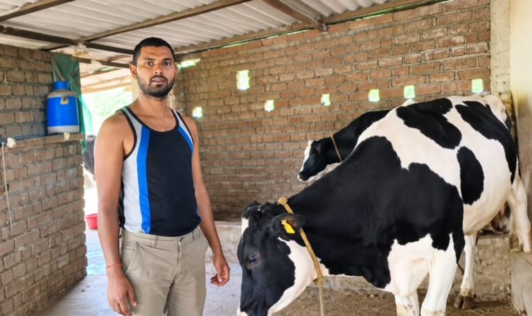 पशुपालन से बढ़ी आमदनी, आत्मनिर्भर बने उमेश यादव