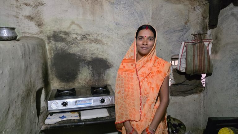 सेवा संकल्प अभियानरू प्रधानमंत्री उज्ज्वला योजना से रीता के परिवार को धुएं से मिली मुक्ति, रसोई हुई आसान और सुरक्षित