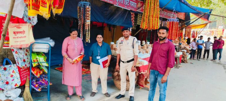 कुदरगढ़ नवरात्रि मेले में खाद्य सुरक्षा विभाग  ने चलाया जांच अभियान, अमानक खाद्य पदार्थों पर सख्ती