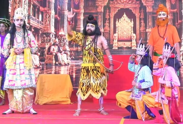 परशुराम,लक्ष्मण, केवट संवाद ने जमाया रंग, सीताहरण और जटायुमरण देख आंखे हुई नम