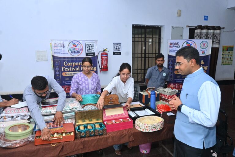 दिव्यांगजनों के आर्थिक सशक्तिकरण की अनूठी पहल: बलौदाबाजार में जिला स्तरीय सहकारी समिति का गठन