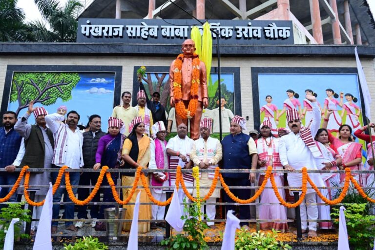 मुख्यमंत्री श्री विष्णु देव साय ने बाबा कार्तिक उरांव की जन्मशताब्दी पर उनकी आदमकद प्रतिमा का किया अनावरण मुख्यमंत्री की बड़ी घोषणा: शासकीय इंजीनियरिंग महाविद्यालय, डिगमा का नाम अब अभियंता बाबा कार्तिक उरांव छत्तीसगढ़ इंस्टीट्यूट ऑफ टेक्नोलॉजी, अंबिकापुर’ होगा