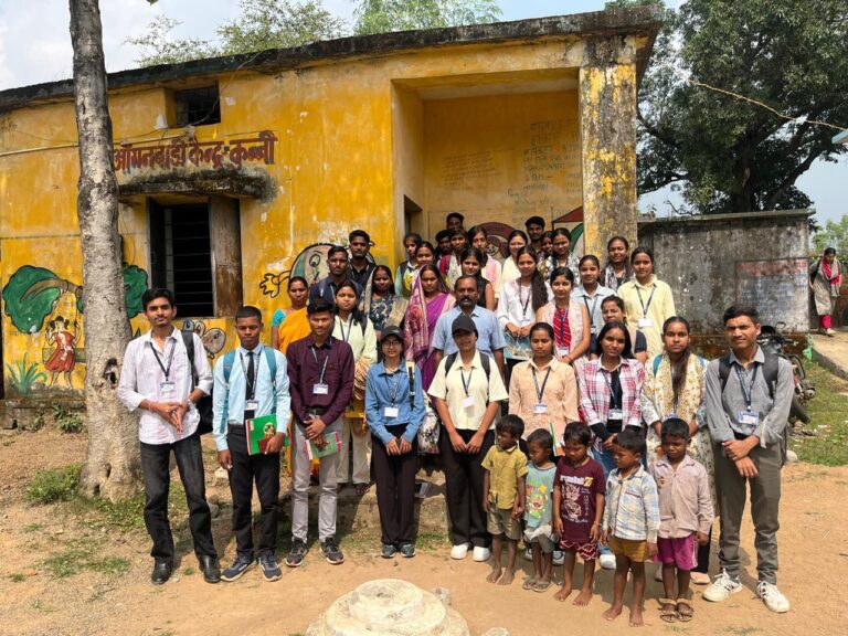 ग्राम पंचायत कुन्नी में एक्सपोजर विजिट के माध्यम से विद्यार्थियों ने जानी स्थानीय शासन एवं ग्रामीण विकास की जमीनी हकीकत